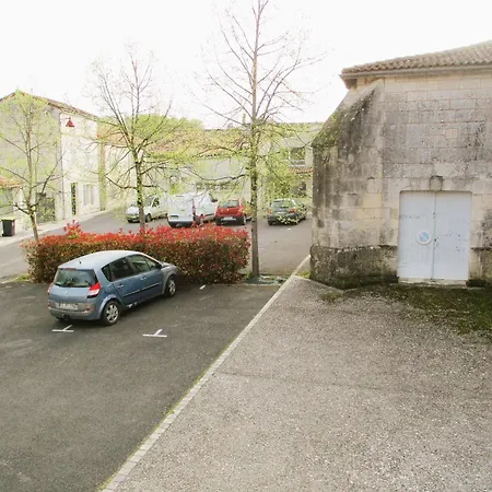 Bd 8km Angouleme Holiday home *